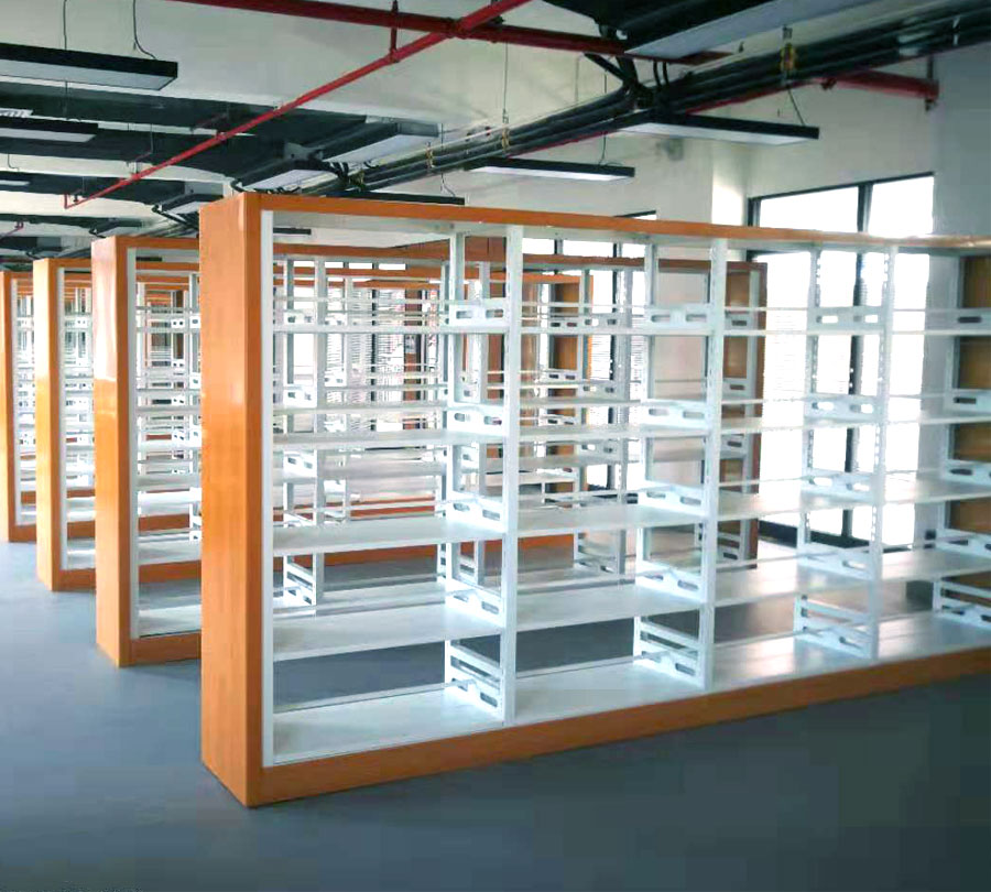 圖書館書架.jpg